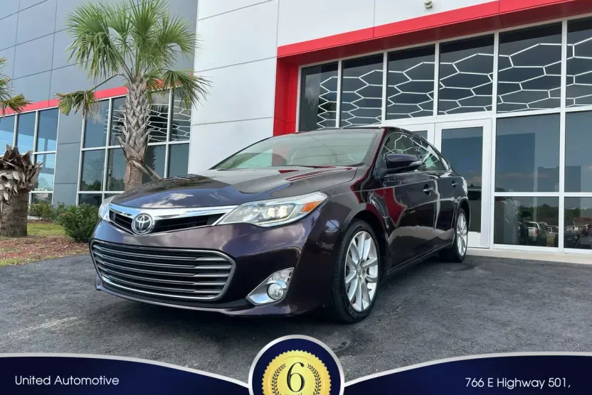 2013 Toyota Avalon Limited photo 1