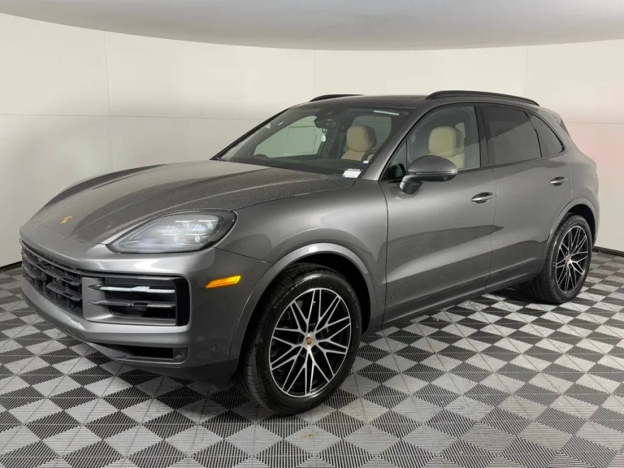 2025 Porsche Cayenne photo 1