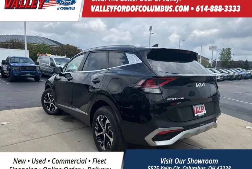 2023 Kia Sportage EX photo 1