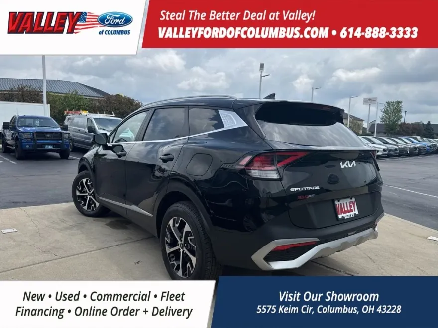 2023 Kia Sportage EX photo 1