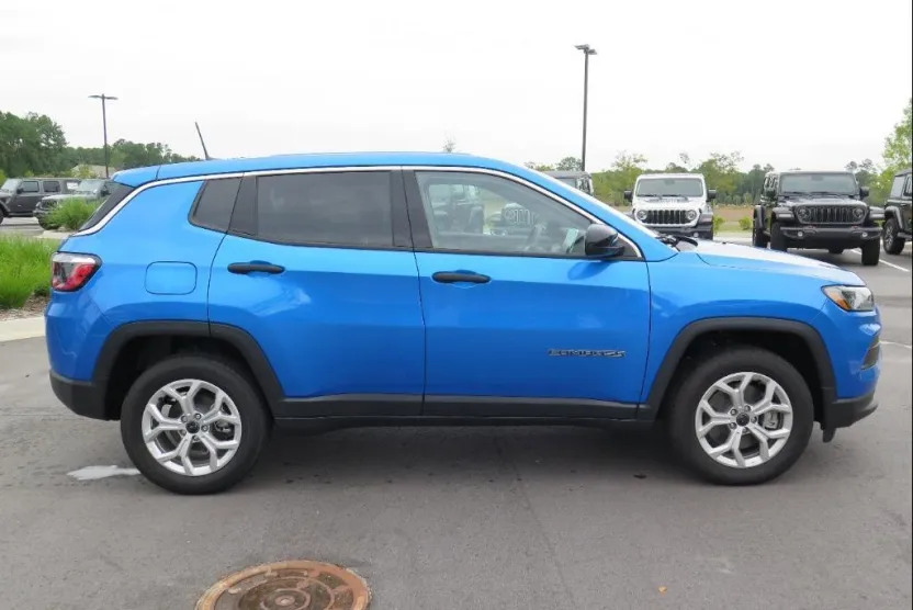 2025 Jeep Compass Sport photo 1