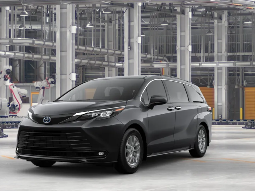 2025 Toyota Sienna XLE photo 1
