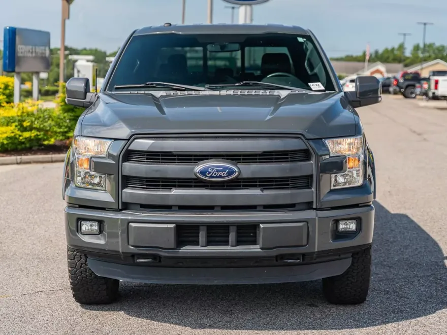 2016 Ford F-150 Lariat photo 1