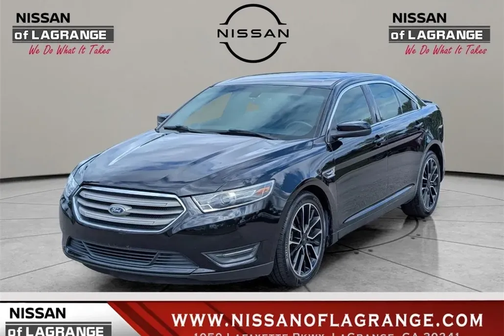 2017 Ford Taurus SEL photo 1