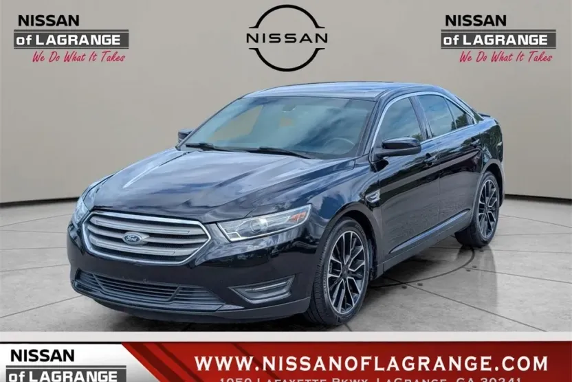 2017 Ford Taurus SEL photo 1