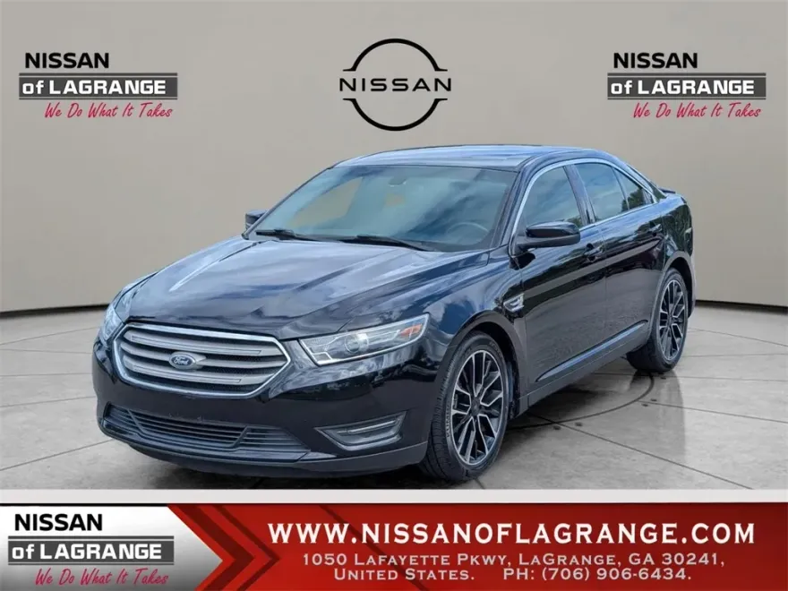 2017 Ford Taurus SEL photo 1