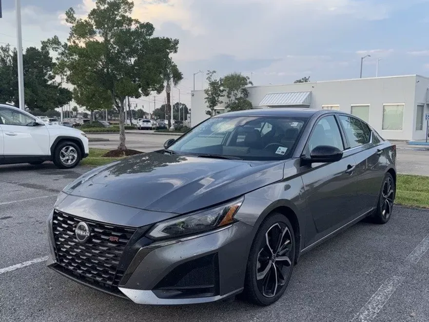 2024 Nissan Altima 2.5 SR photo 1