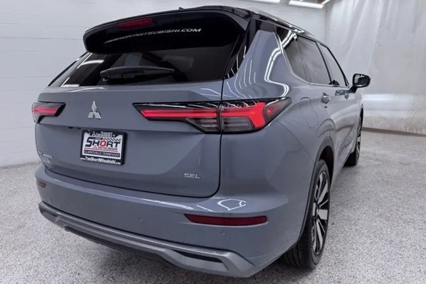 2025 Mitsubishi Outlander SEL 2.5 photo 1