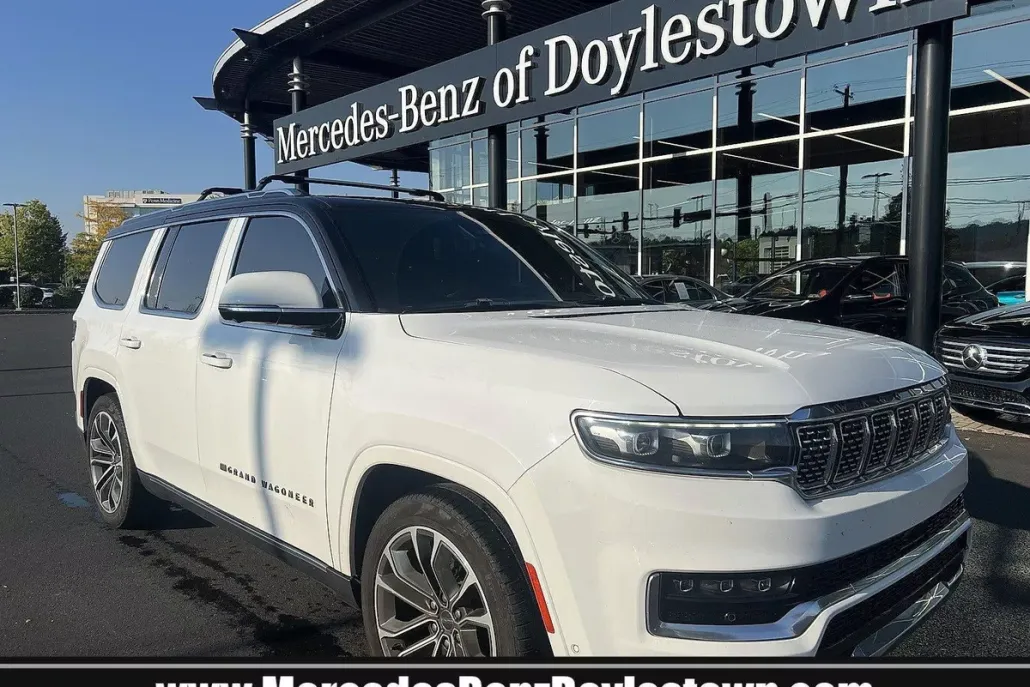2022 Jeep Grand Wagoneer III photo 1