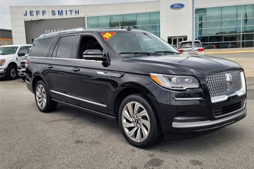 2023 Lincoln Navigator L Reserve photo 1