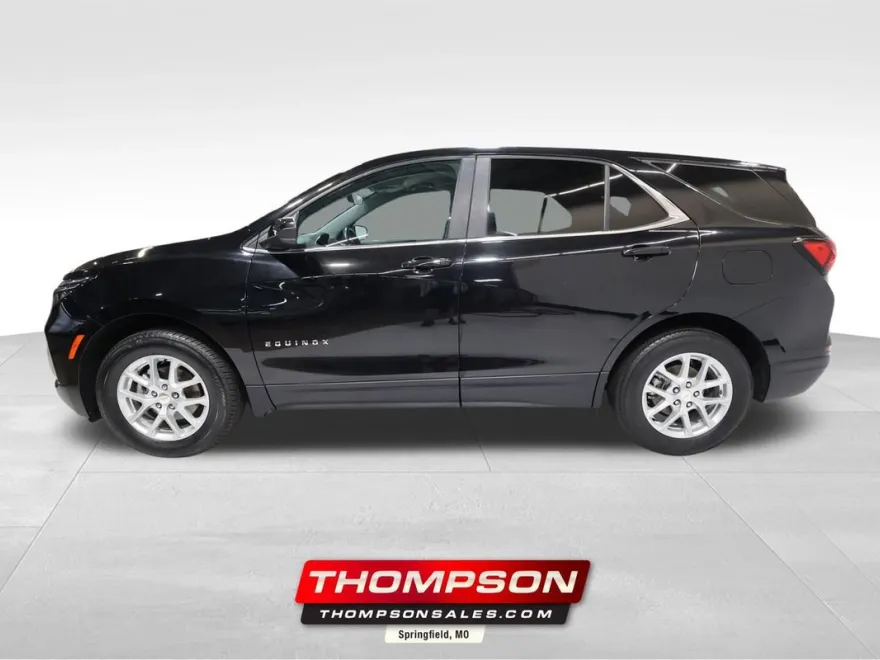 2024 Chevrolet Equinox LT photo 1