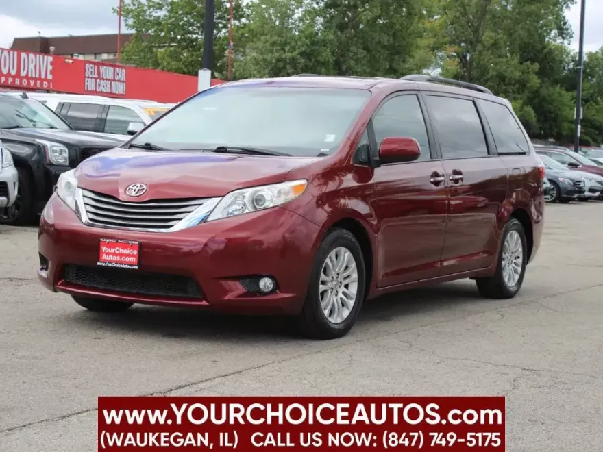 2017 Toyota Sienna XLE Premium photo 1