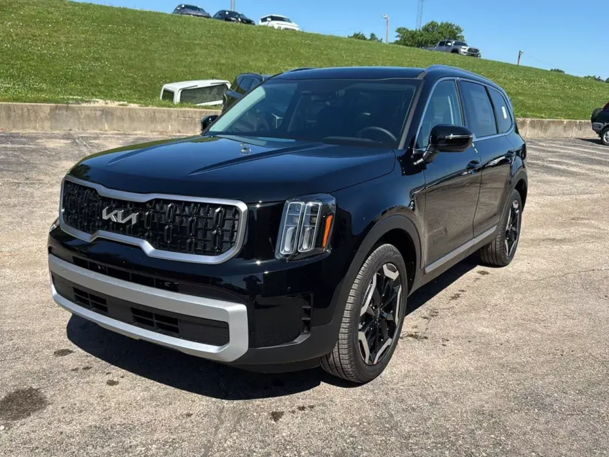 2025 Kia Telluride EX photo 1