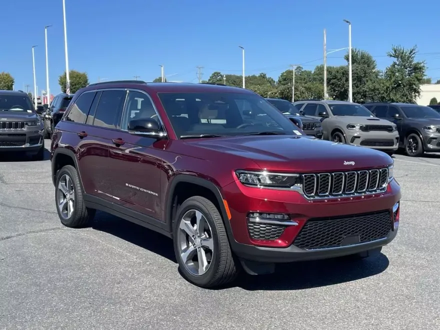 2025 Jeep Grand Cherokee Limited photo 1