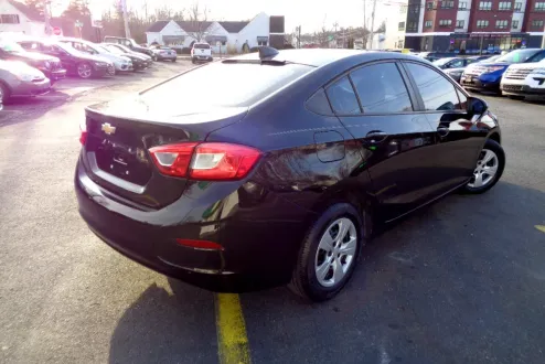2018 Chevrolet Cruze LS photo 2