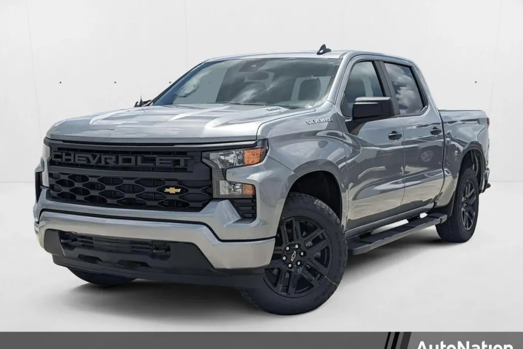 2025 Chevrolet Silverado 1500 Custom photo 1