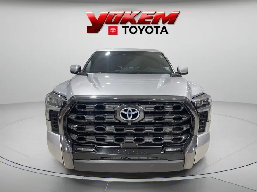 2023 Toyota Tundra Platinum photo 1