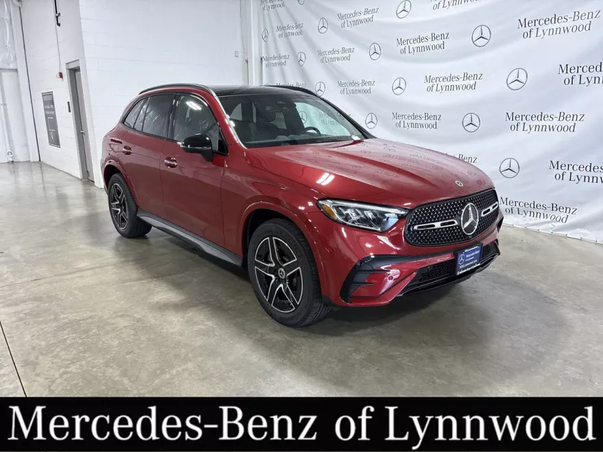 2025 Mercedes Benz GLC 300 4MATIC photo 1