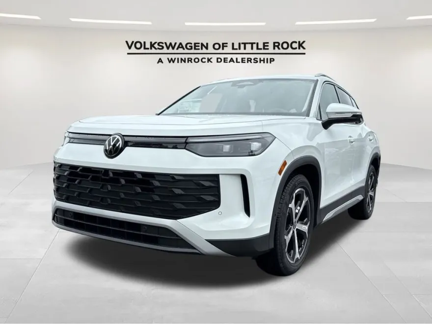 2025 Volkswagen Tiguan SE photo 1