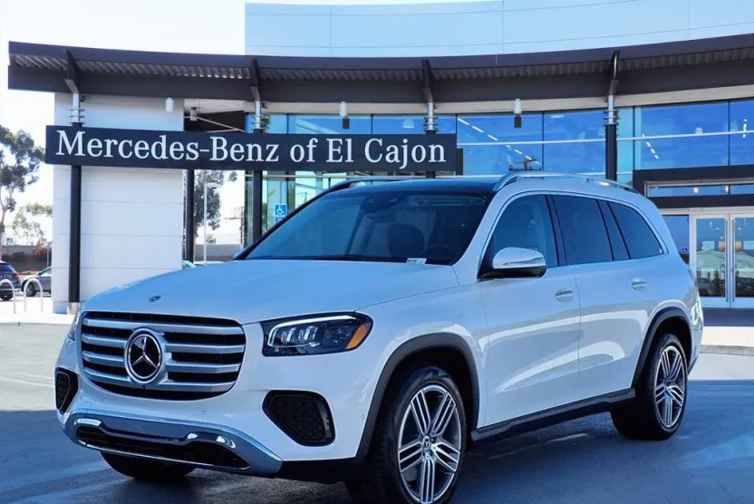 2026 Mercedes Benz GLS 450 4MATIC photo 1