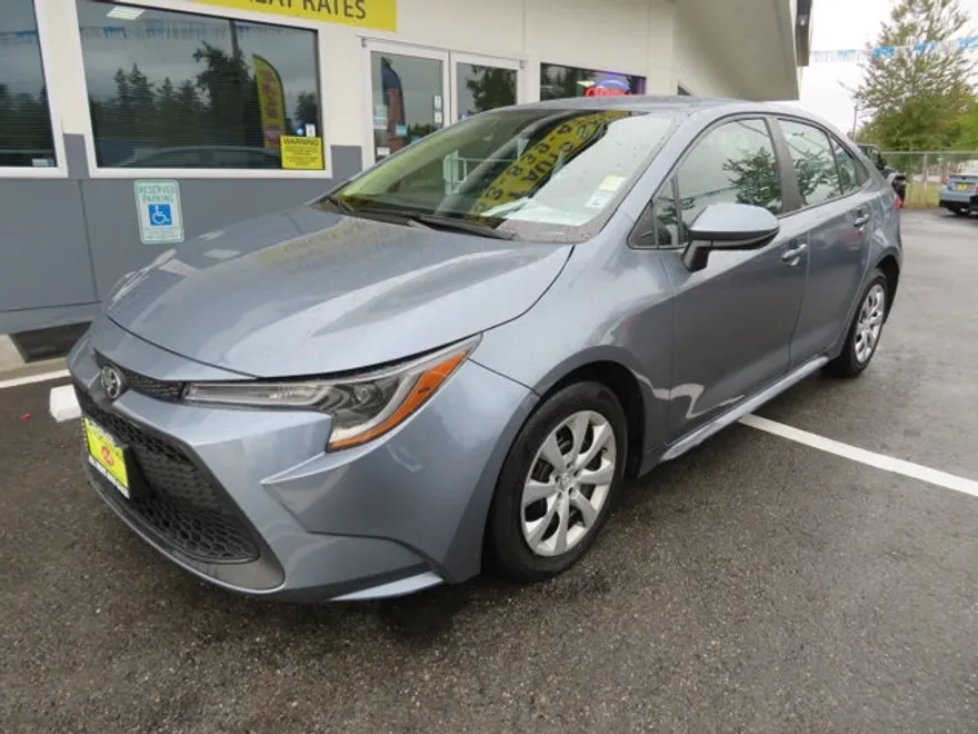2022 Toyota Corolla LE photo 1