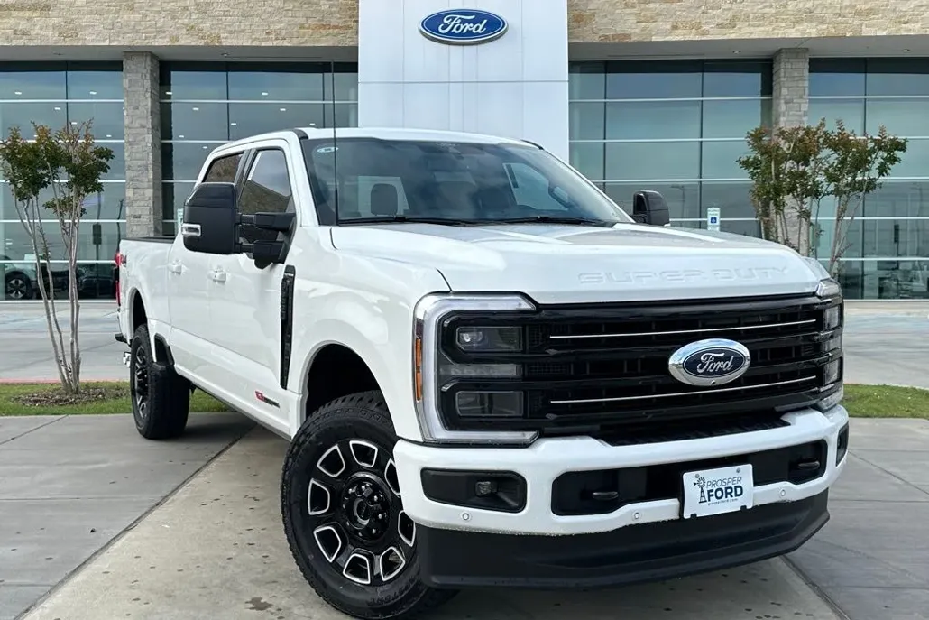 2025 Ford F-250 Platinum photo 1