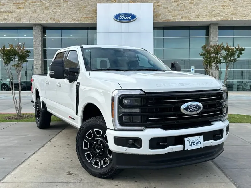 2025 Ford F-250 Platinum photo 1