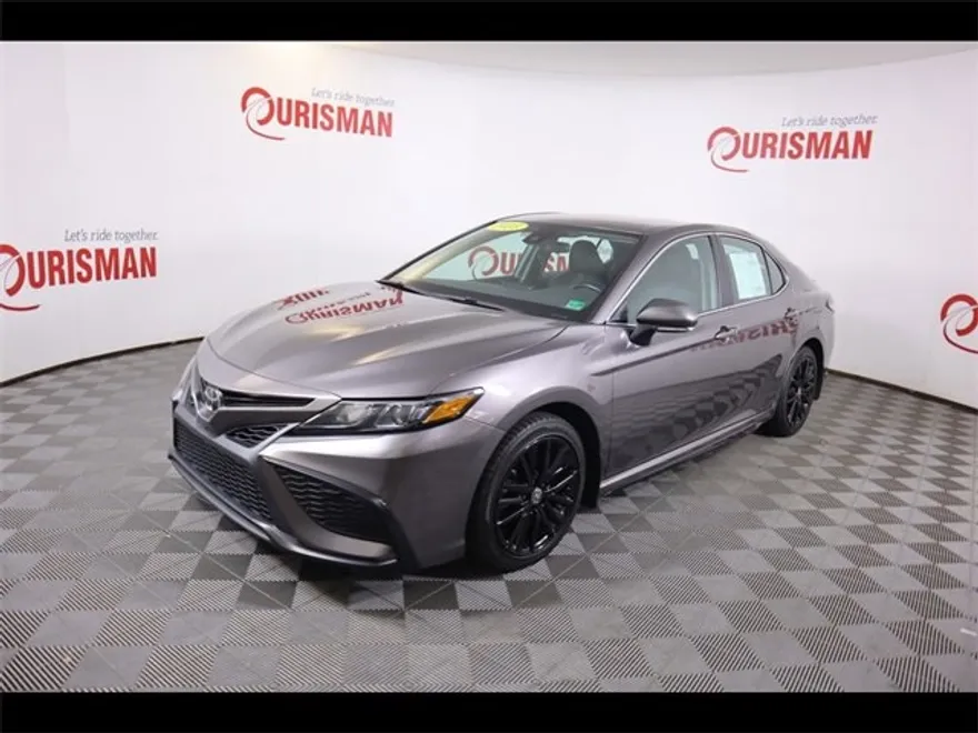 2023 Toyota Camry SE photo 1
