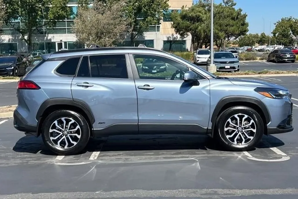 2024 Toyota Corolla Cross Hybrid S photo 1