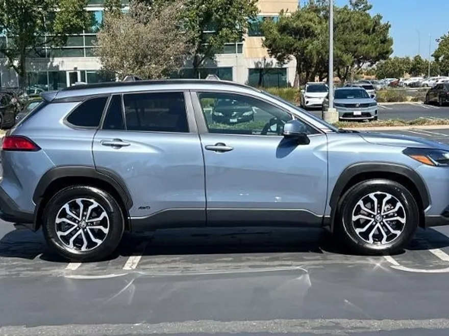 2024 Toyota Corolla Cross Hybrid S photo 1