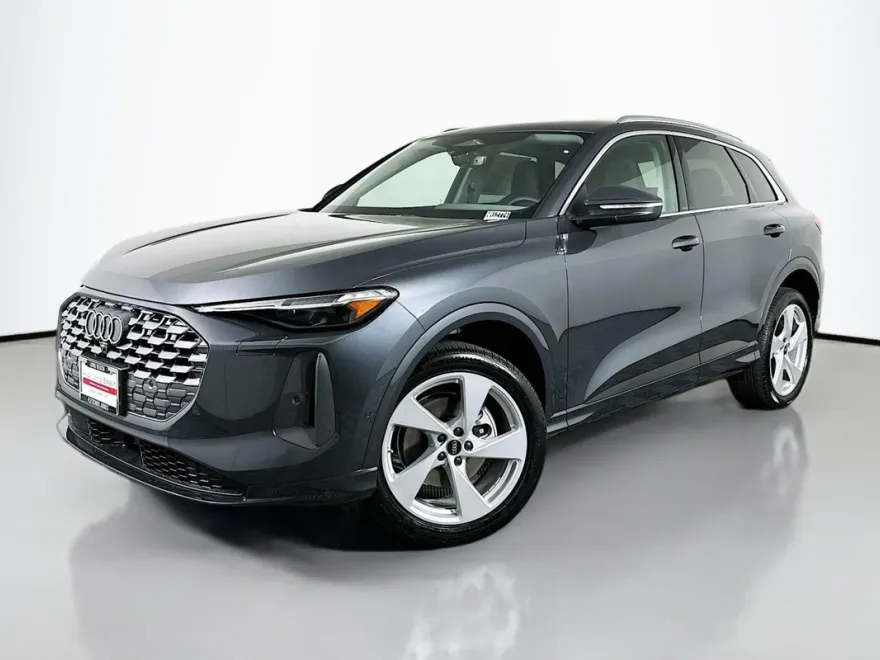 2025 Audi Q5 Premium Plus photo 1