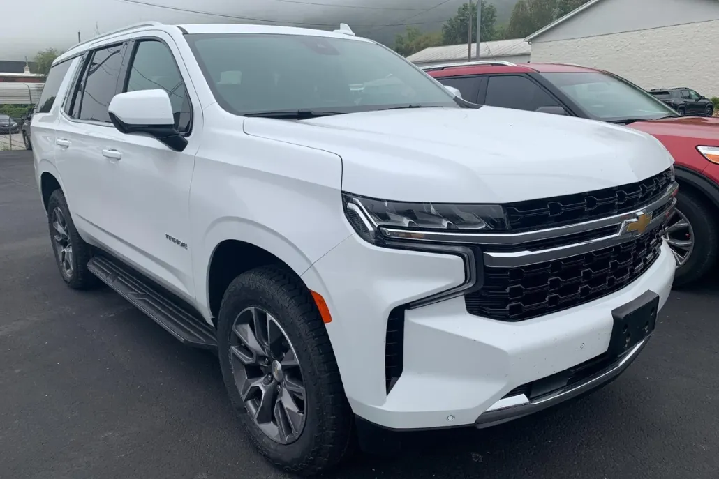 2023 Chevrolet Tahoe LS photo 1