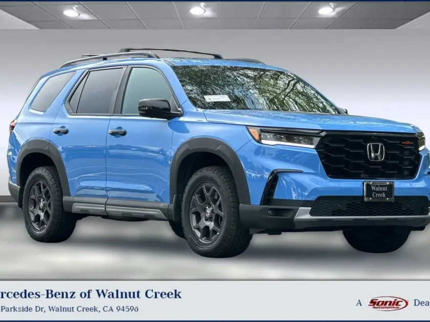 2023 Honda Pilot TrailSport photo 1