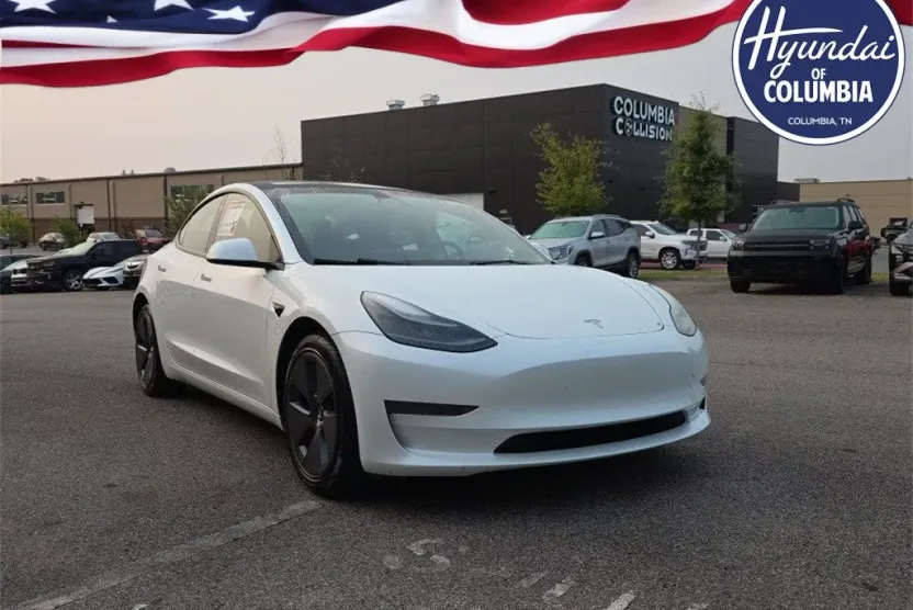 2023 Tesla Model 3 photo 1