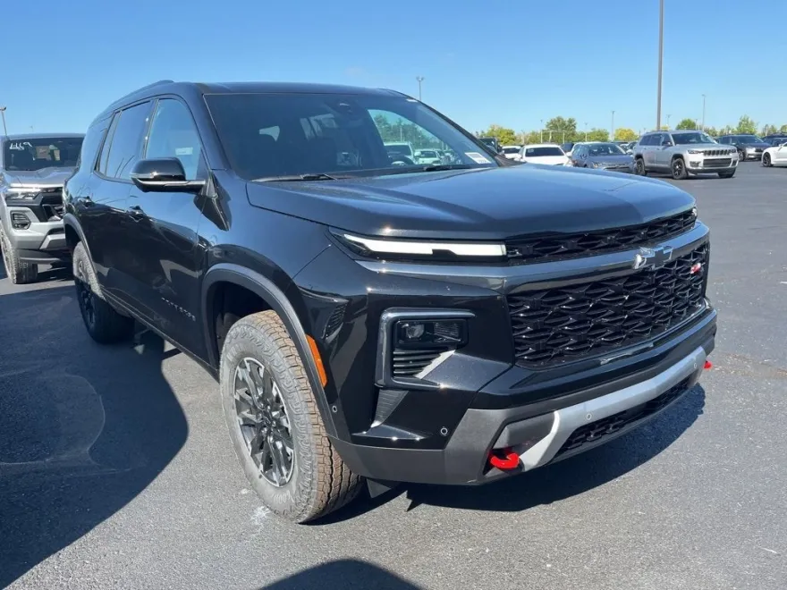 2026 Chevrolet Traverse Z71 photo 1