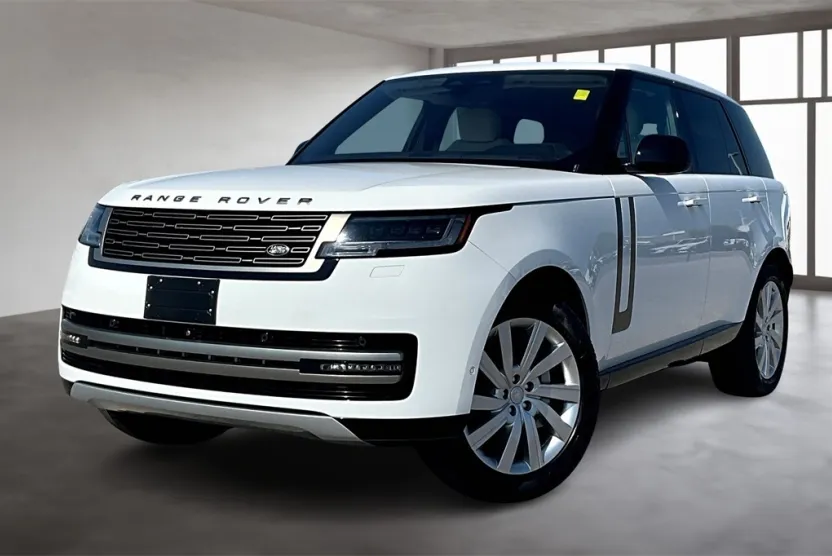 2023 Land Rover Range Rover SE photo 1