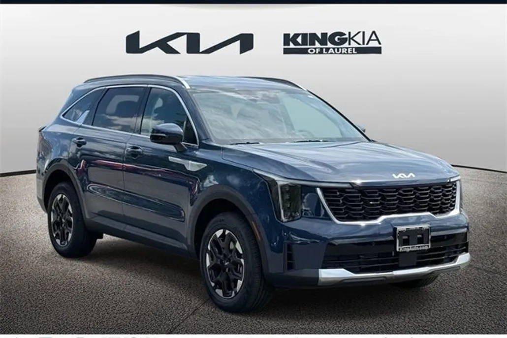 2025 Kia Sorento S photo 1