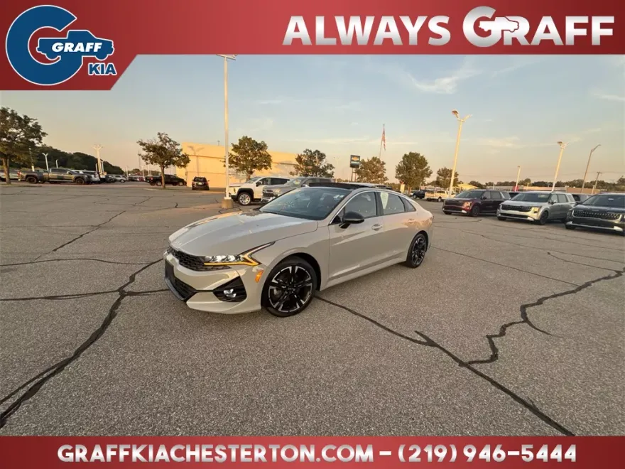 2024 Kia K5 GT-Line photo 1