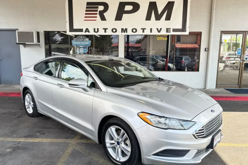 2018 Ford Fusion SE photo 1