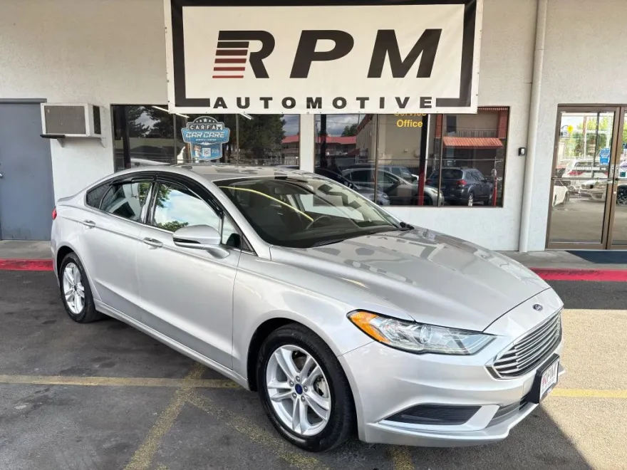 2018 Ford Fusion SE photo 1