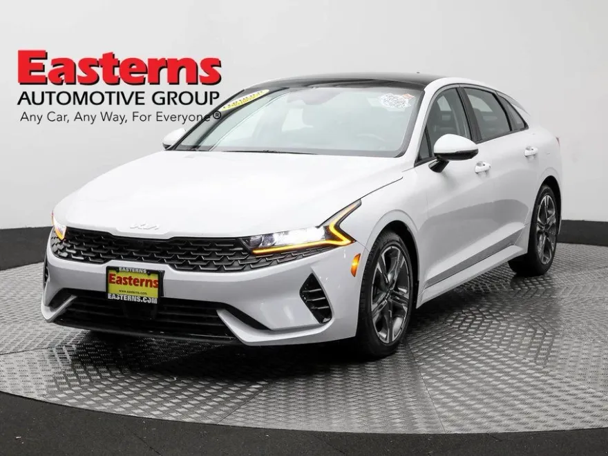 2022 Kia K5 EX photo 1