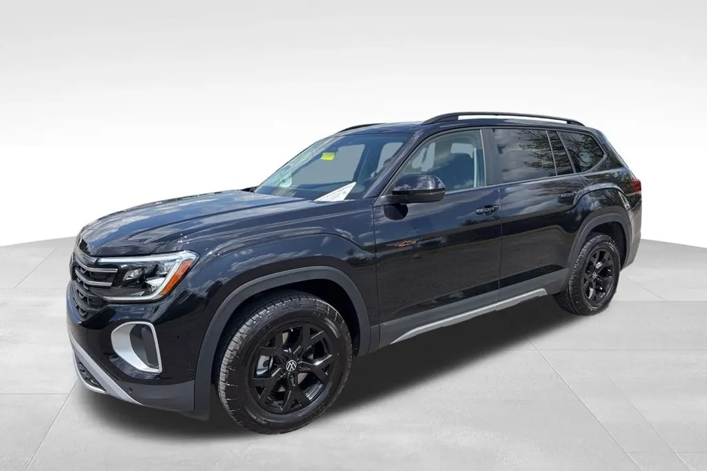 2026 Volkswagen Atlas Peak Edition SE photo 1