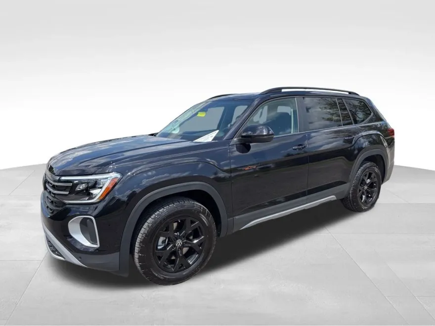 2026 Volkswagen Atlas Peak Edition SE photo 1