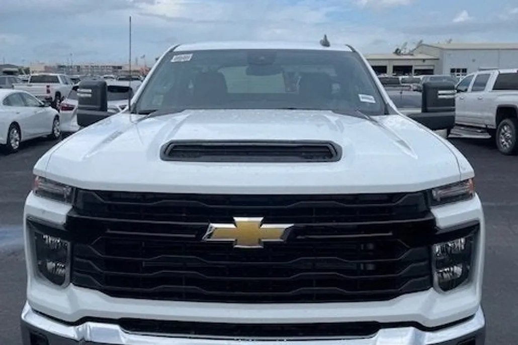 2024 Chevrolet Silverado 2500HD photo 1