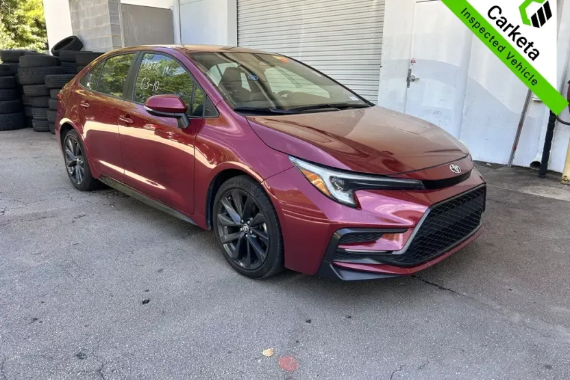 2024 Toyota Corolla SE photo 1