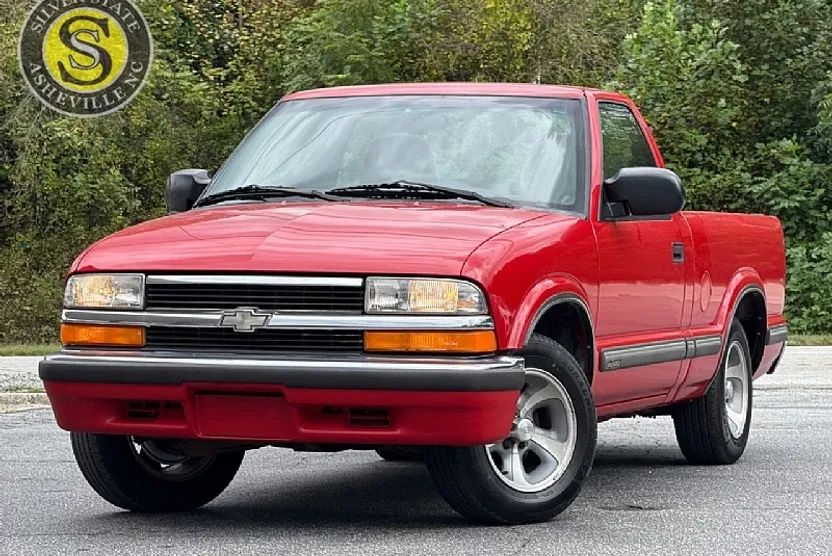 1999 Chevrolet S-10 Pickup photo 1