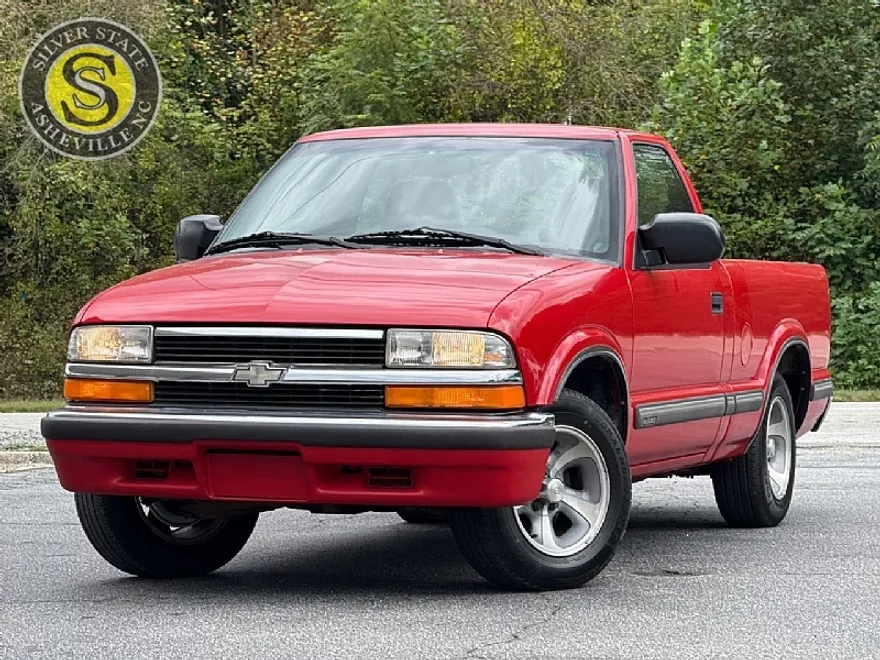 1999 Chevrolet S-10 Pickup photo 1