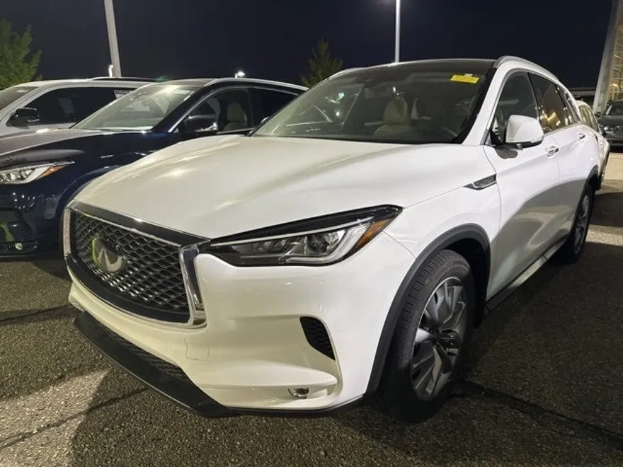 2022 Infiniti QX50 Luxe photo 1