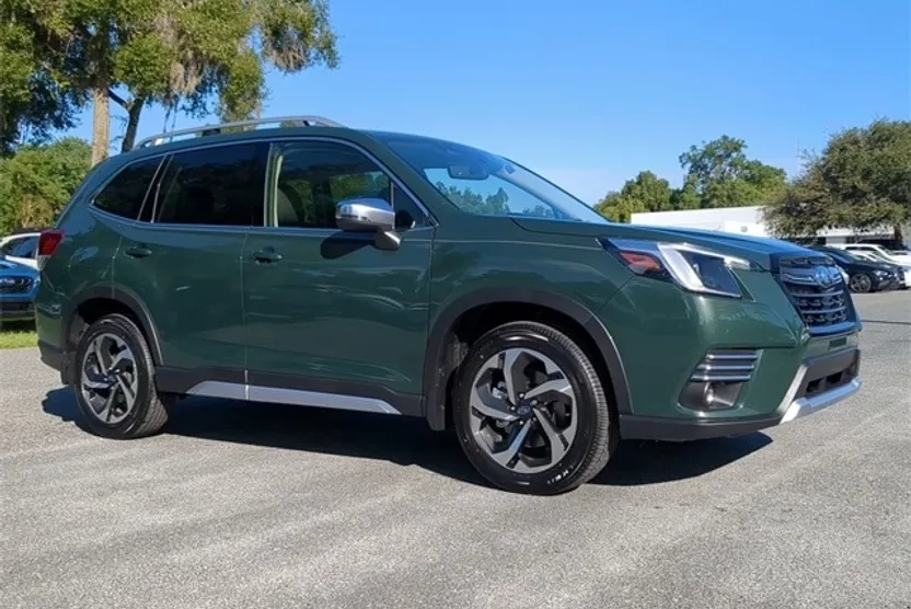 2023 Subaru Forester Touring photo 1