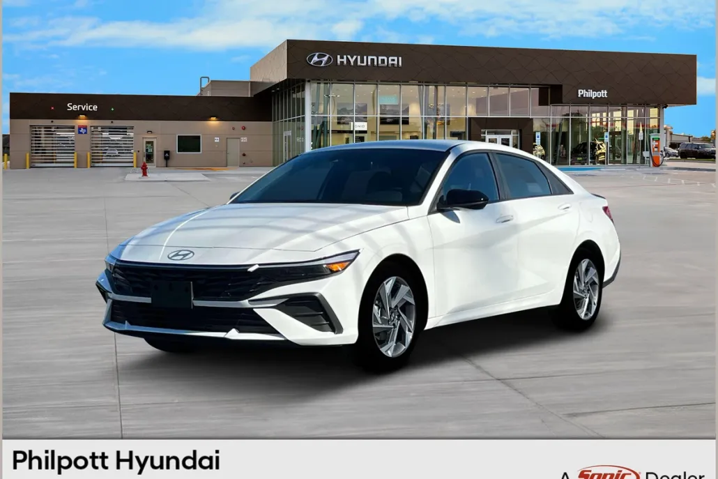 2025 Hyundai Elantra SEL Sport photo 1